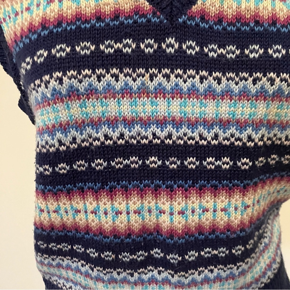 VTG Women’s 99s Fair Isle Sweater Vest Size M Navy Preppy Cottage V-neck Y2K - Picture 4 of 7